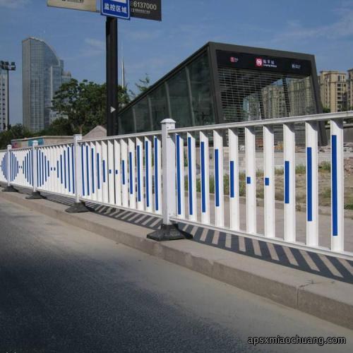 公路护栏